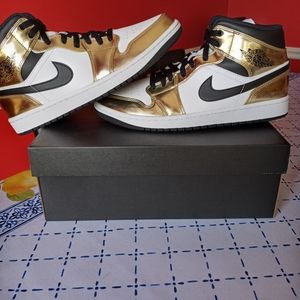 Nike Air Jordan 1 Mid Metallic Gold Black White Men's Size 7.5
